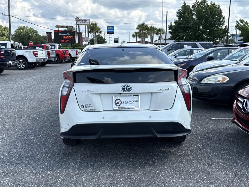 Used 2017 Toyota Prius Three Touring FWD image 6