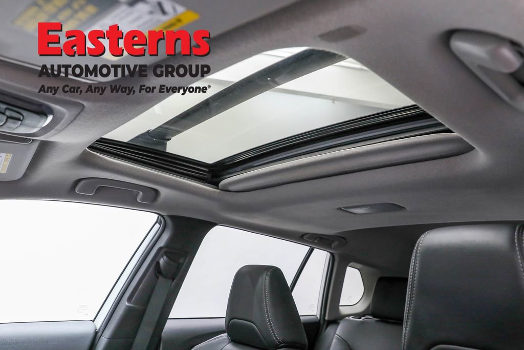 Used 2022 Toyota Corolla Cross XLE w/ Convenience Package image 31