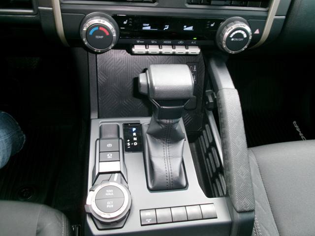 Used 2024 Toyota Tacoma SR5 AWD/4WD image 14