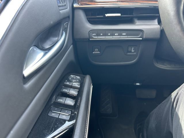 Certified 2023 Cadillac Escalade Premium Luxury image 19