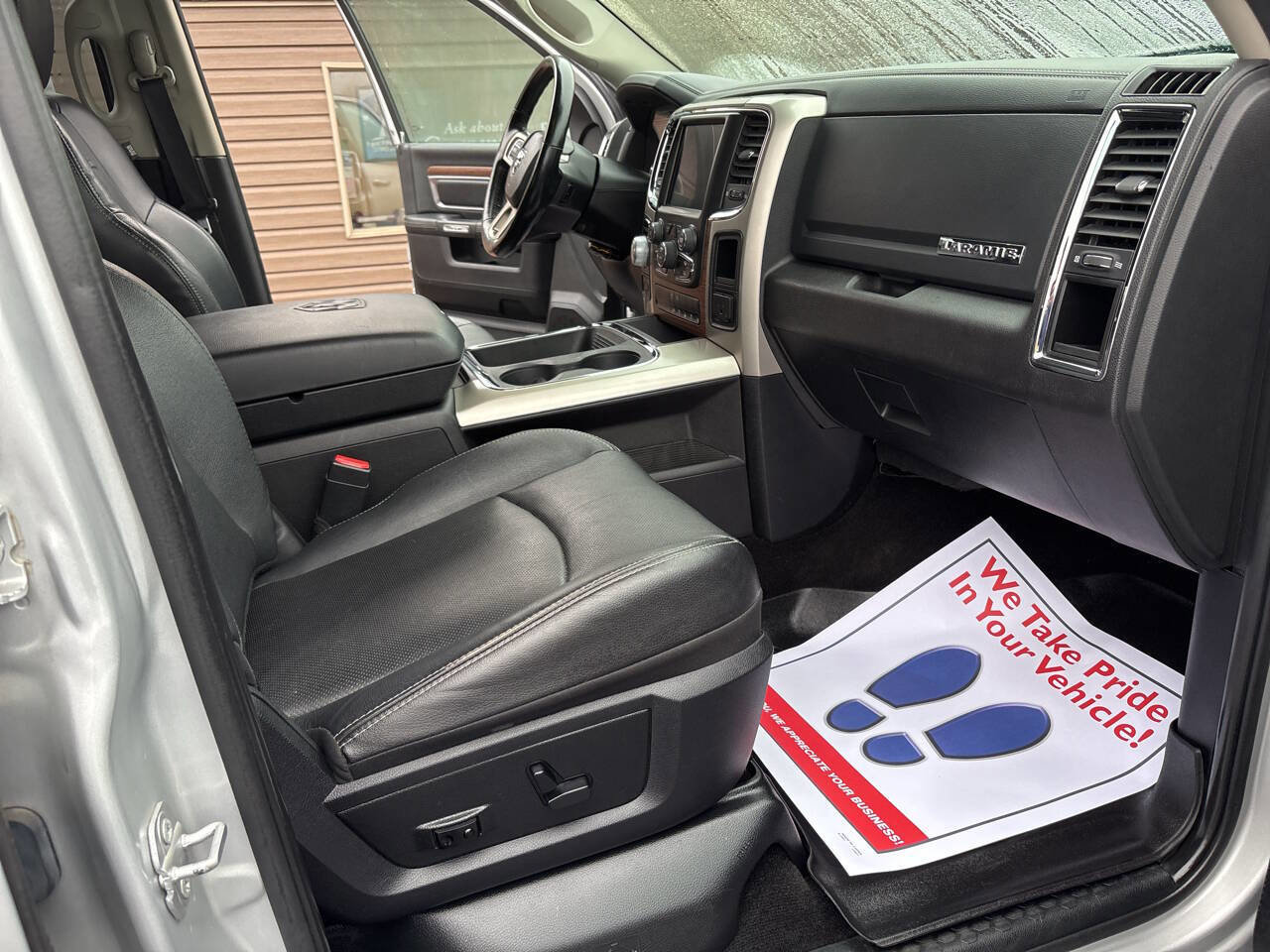 Used 2016 RAM 1500 Laramie image 8