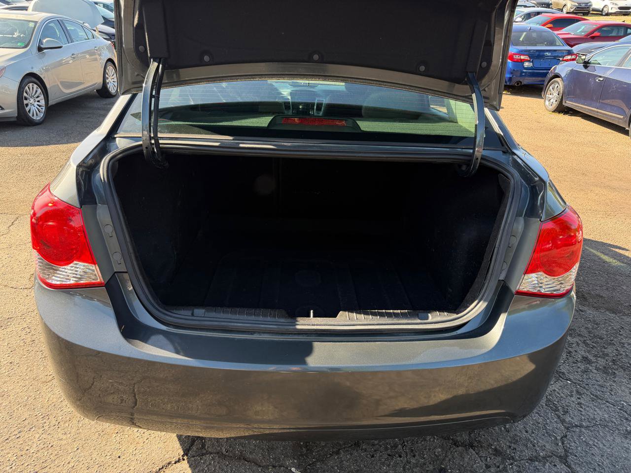 Used 2013 Chevrolet Cruze LS FWD image 22
