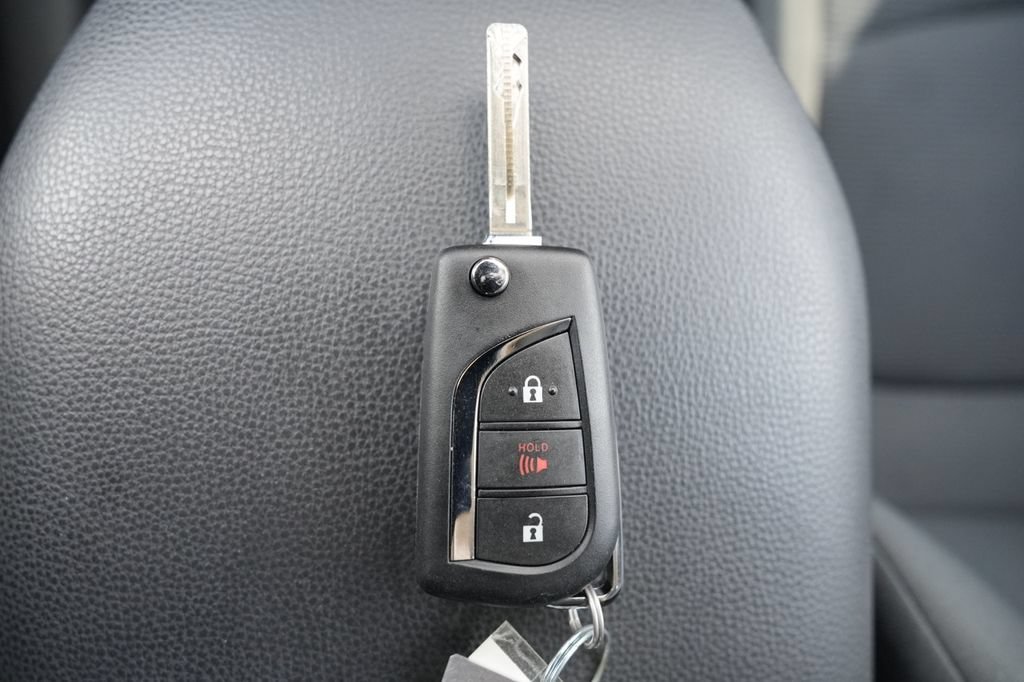 Used 2024 Toyota RAV4 LE AWD/4WD image 35