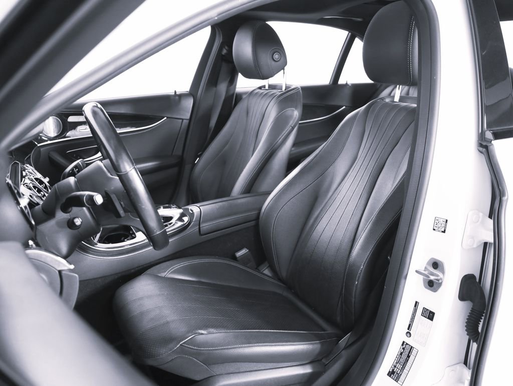 Certified 2019 Mercedes-Benz E 300 4MATIC image 32