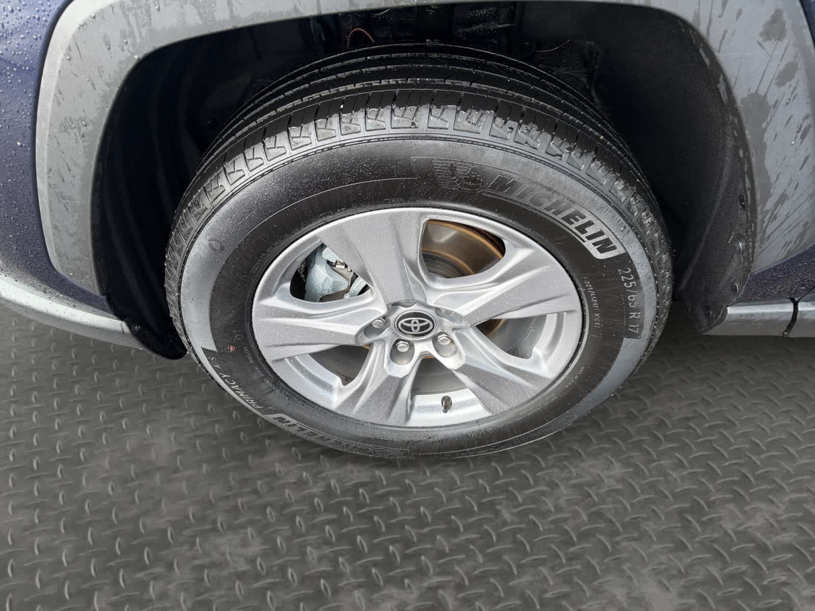 Used 2025 Toyota RAV4 XLE AWD/4WD image 9