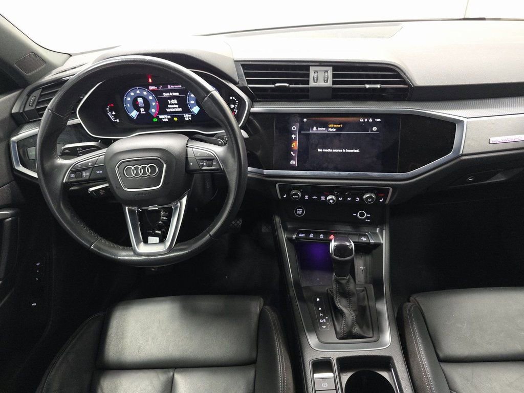 Used 2022 Audi Q3 2.0T Premium Plus w/ Premium Plus Package image 6