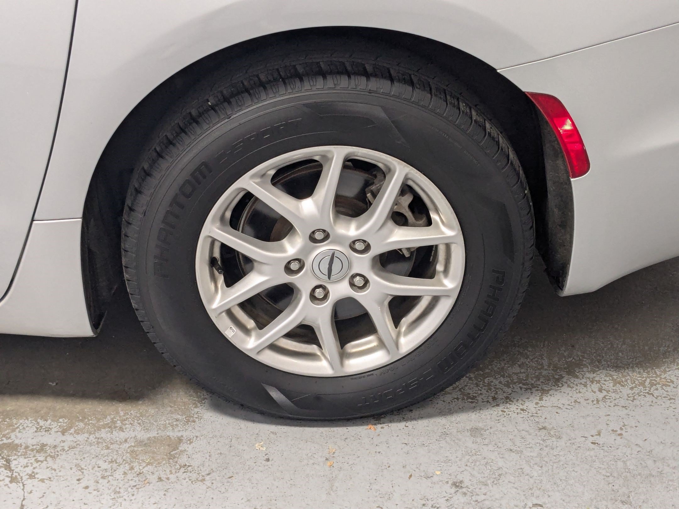 Used 2024 Chrysler Pacifica Touring-L FWD image 23