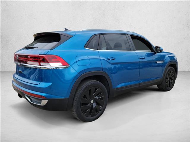 Used 2024 Volkswagen Atlas Cross Sport SE w/ Panoramic Sunroof Package FWD image 5