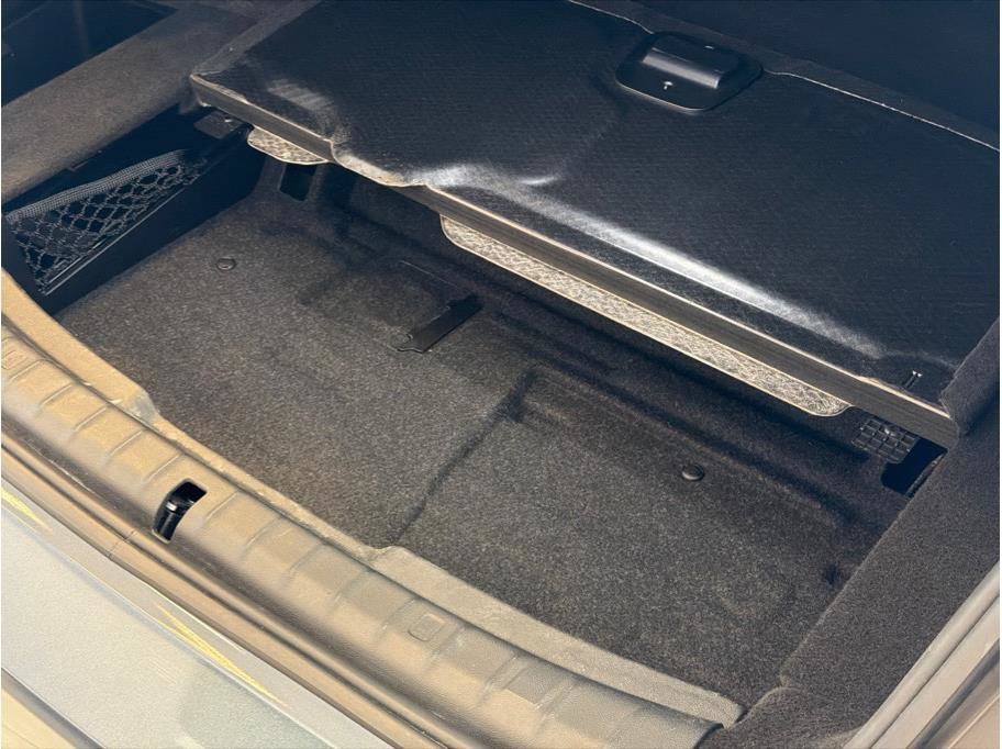 Used 2023 BMW 530e w/ Premium Package RWD image 27