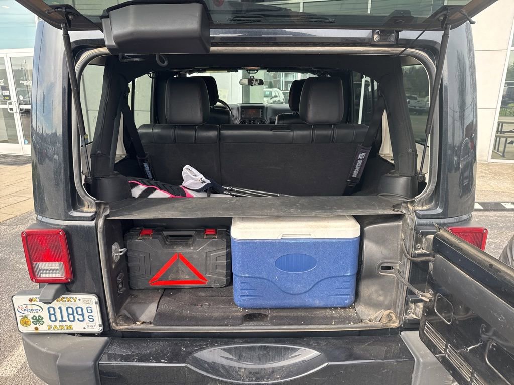 Used 2012 Jeep Wrangler Unlimited Sahara image 8