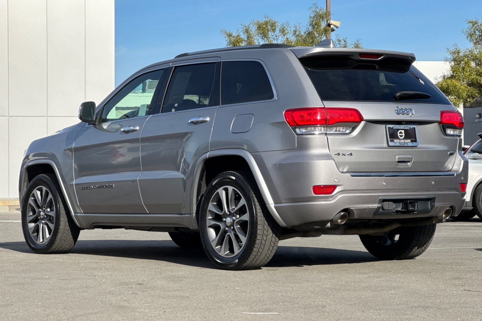 Used 2017 Jeep Grand Cherokee Overland image 6