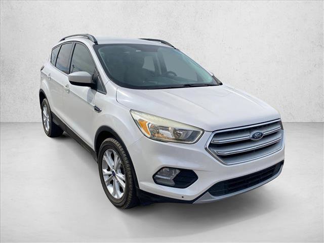 Used 2018 Ford Escape SE w/ SE Sync 3 Package FWD image 3
