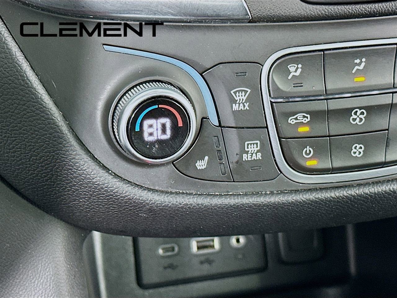 Used 2020 Chevrolet Equinox LT w/ Driver Convenience Package image 23