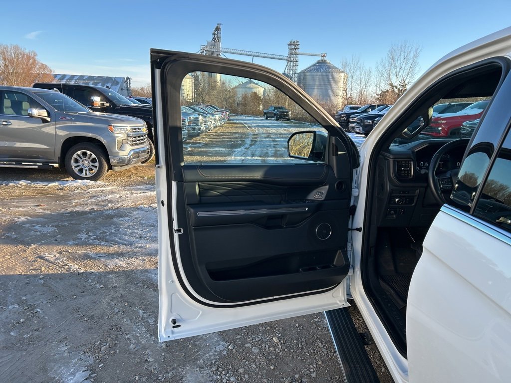 Used 2022 Ford Expedition Max Platinum image 9