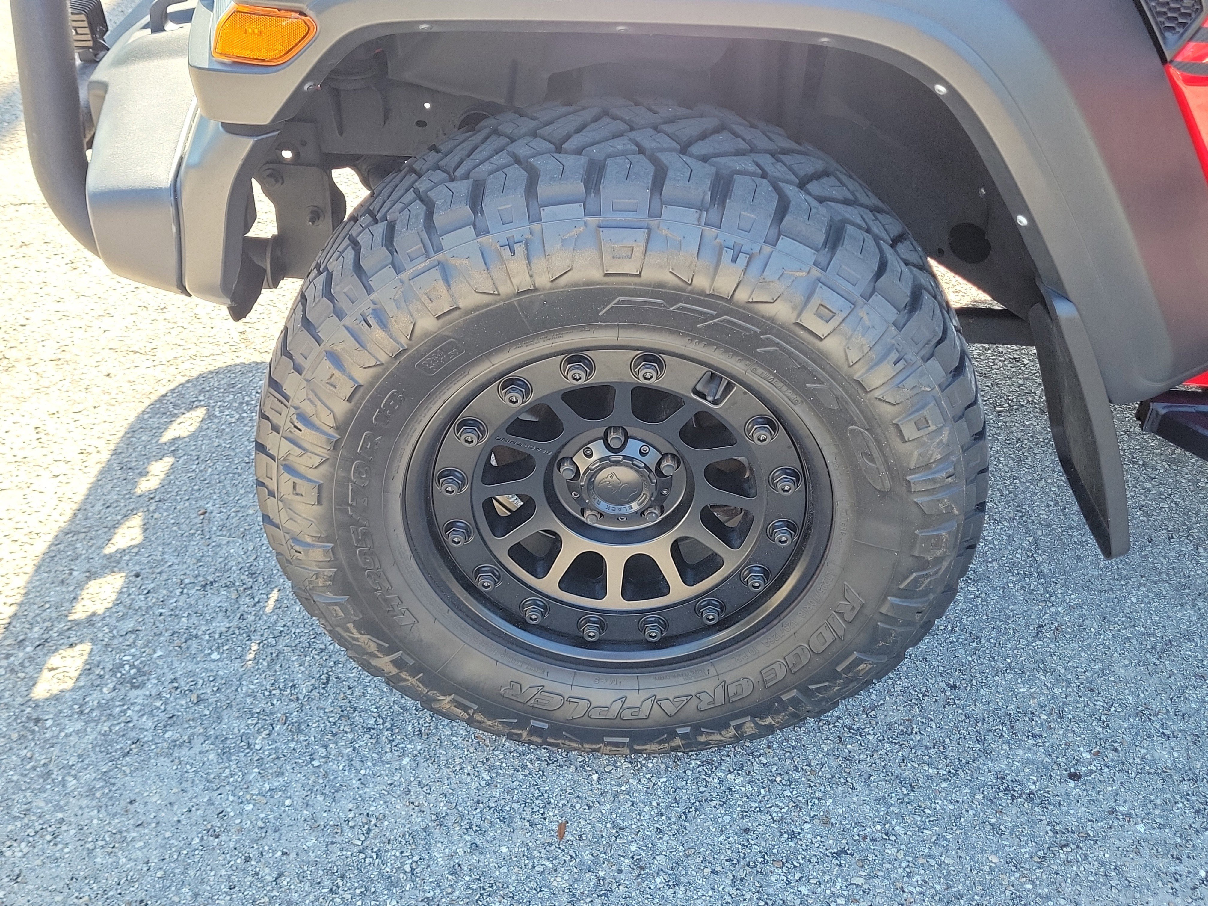 Used 2022 Jeep Wrangler Sport AWD/4WD image 31