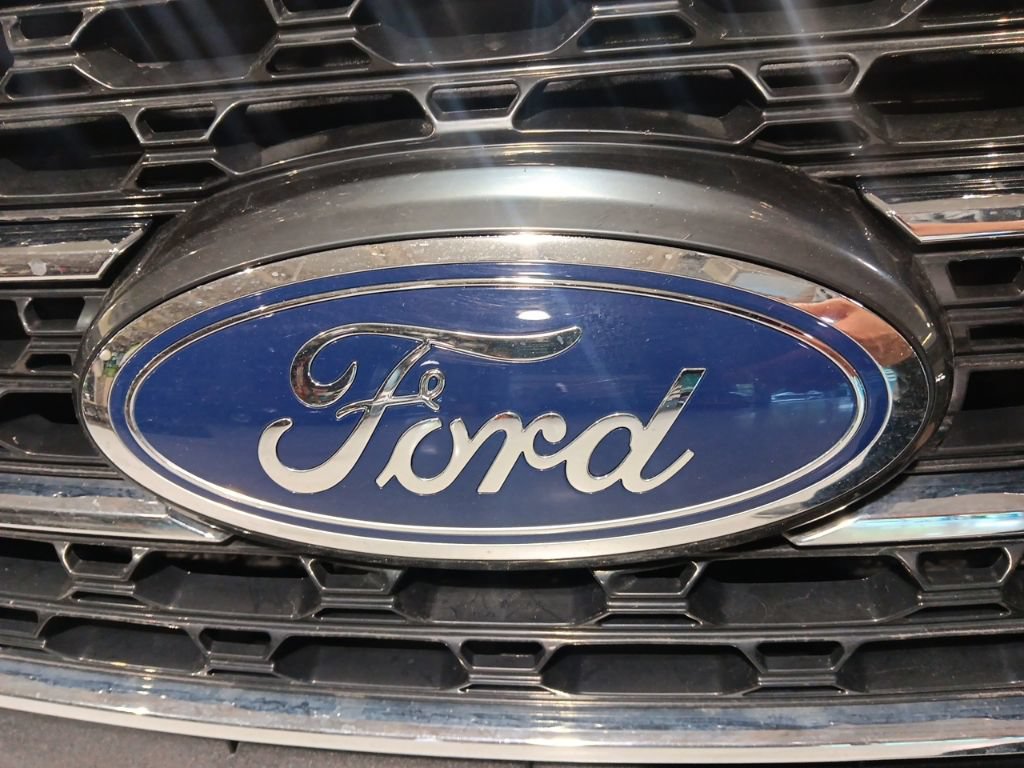 Used 2023 Ford Explorer XLT w/ Equipment Group 202A AWD/4WD image 9