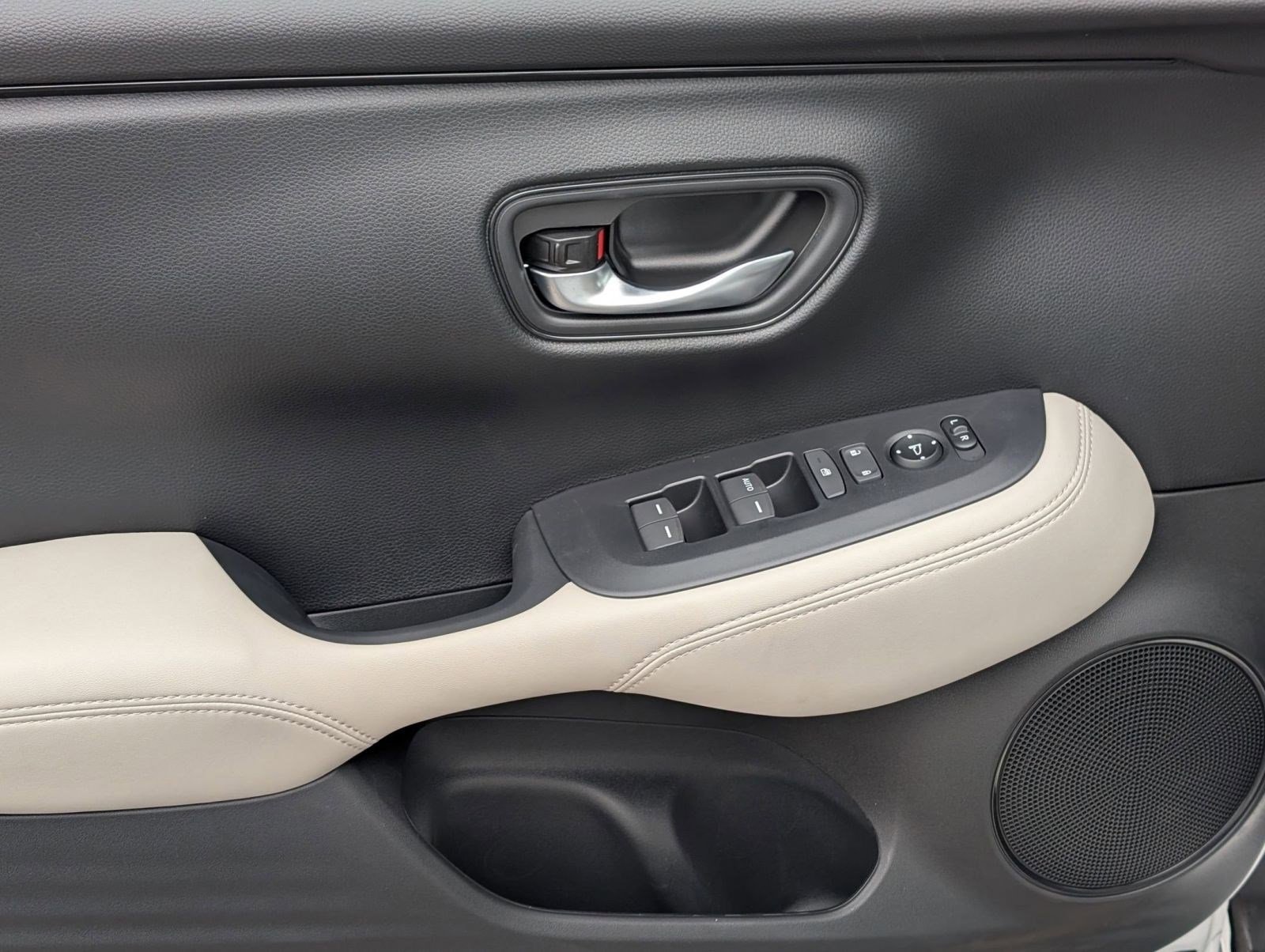 New 2026 Honda HR-V LX image 14