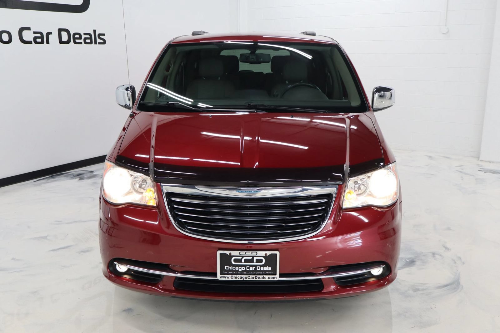 Used 2014 Chrysler Town & Country Touring-L w/ Driver Convenience Group FWD image 3