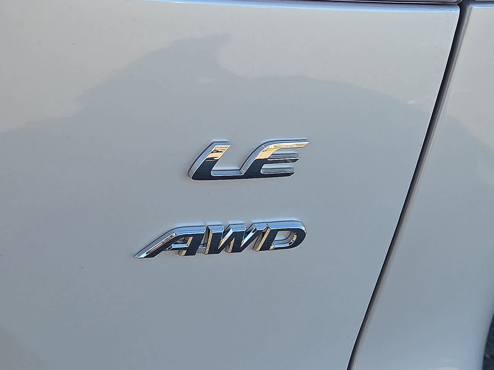 Certified 2022 Toyota Corolla Cross LE image 32