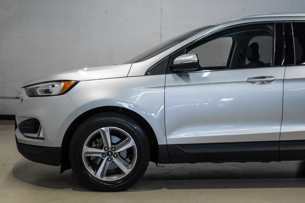 Used 2019 Ford Edge SEL w/ Equipment Group 201A FWD image 16