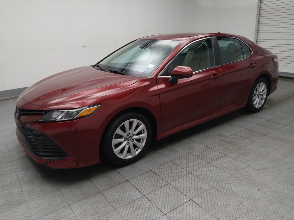 Used 2019 Toyota Camry LE image 2