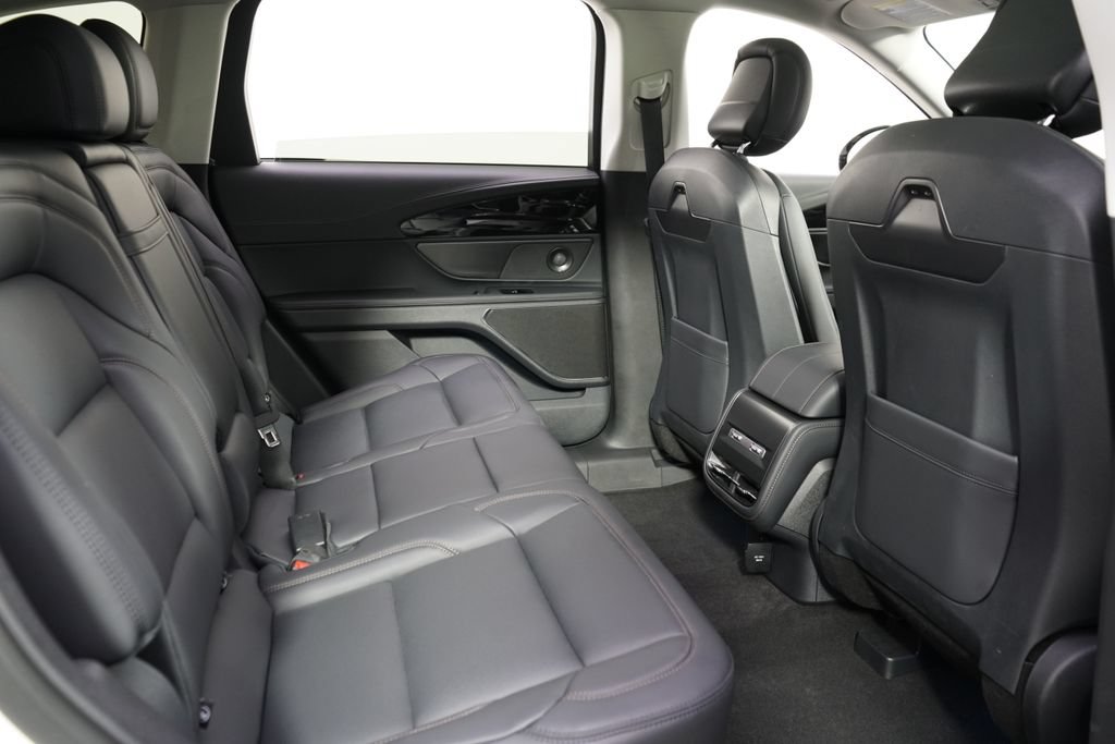 New 2026 Lincoln Nautilus Premier w/ Equipment Group 102A AWD/4WD image 18