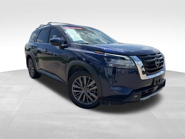 Used 2023 Nissan Pathfinder SL w/ SL Premium Package FWD image 2
