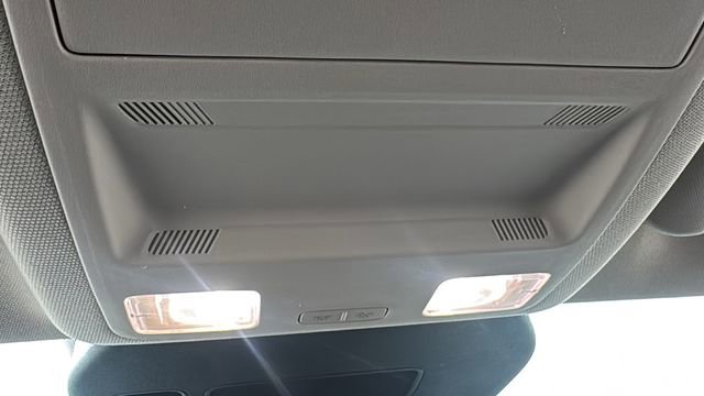 Used 2020 Ford Escape Titanium image 32