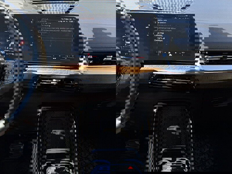 Used 2024 BMW X1 xDrive28i w/ Premium Package image 11