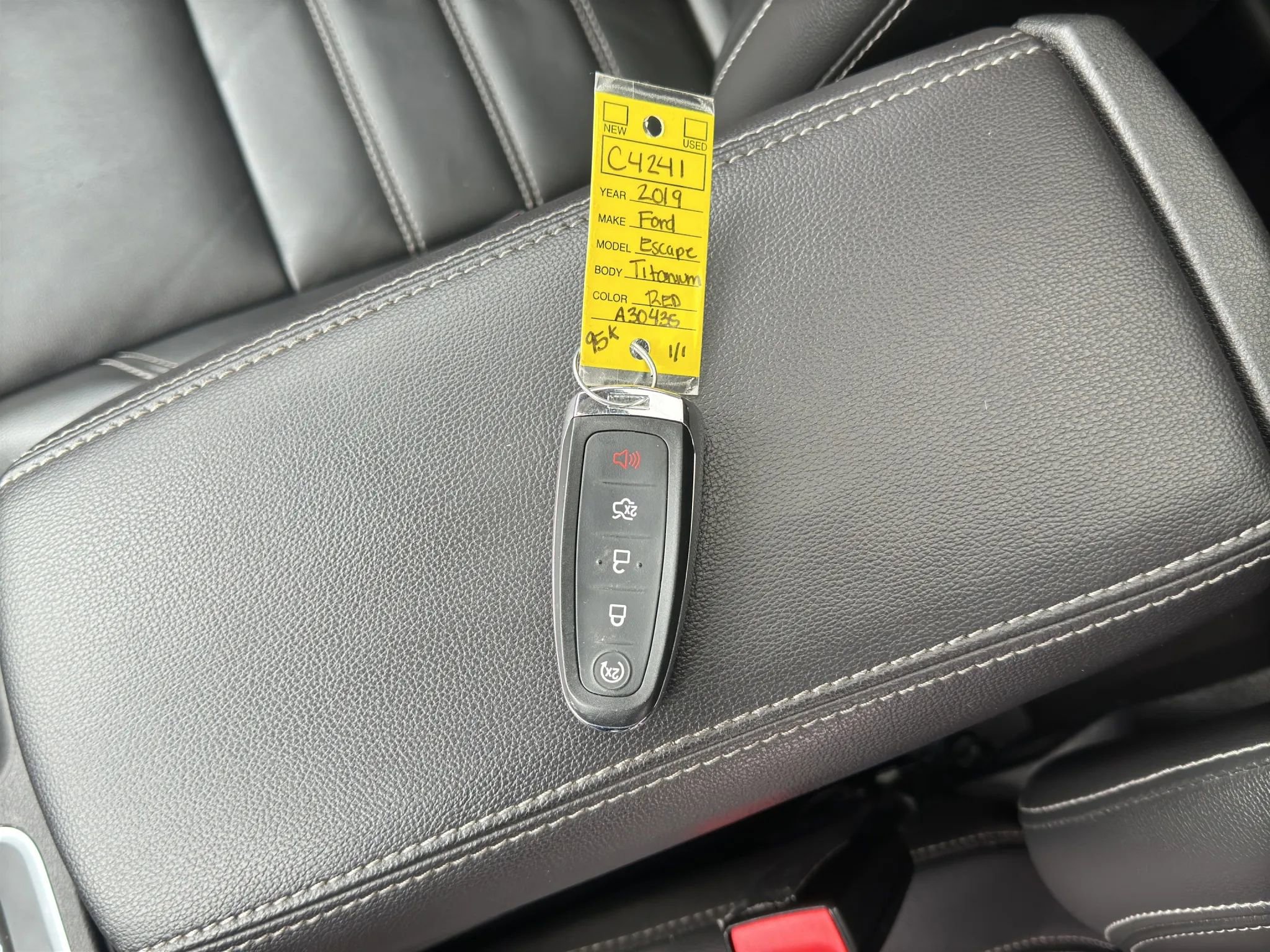 Used 2019 Ford Escape Titanium AWD/4WD image 23