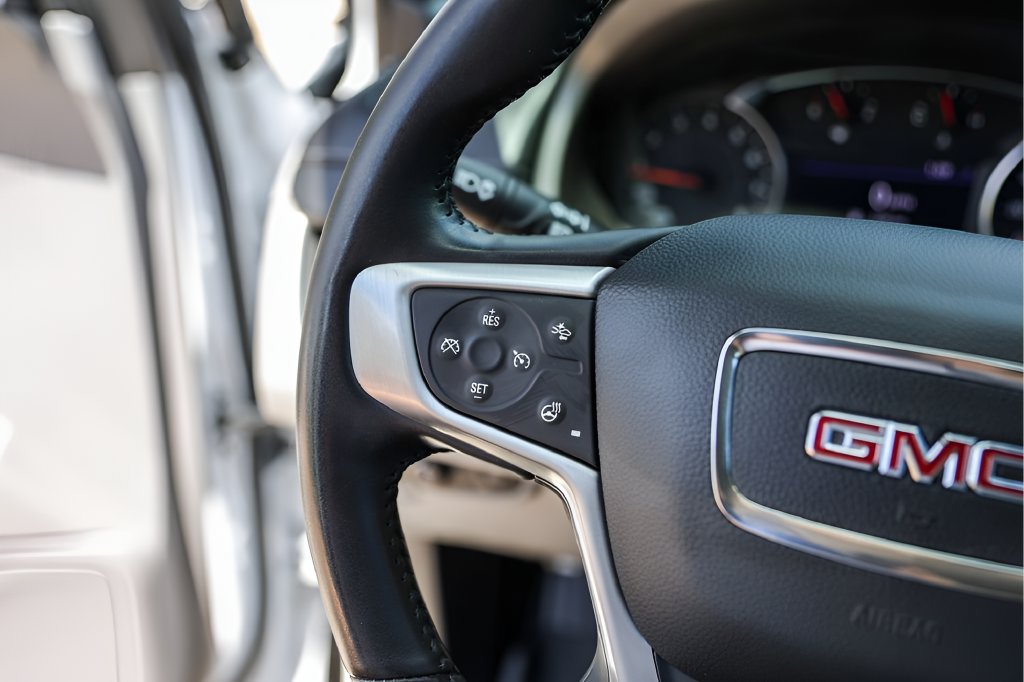 Used 2022 GMC Terrain SLT AWD/4WD image 17