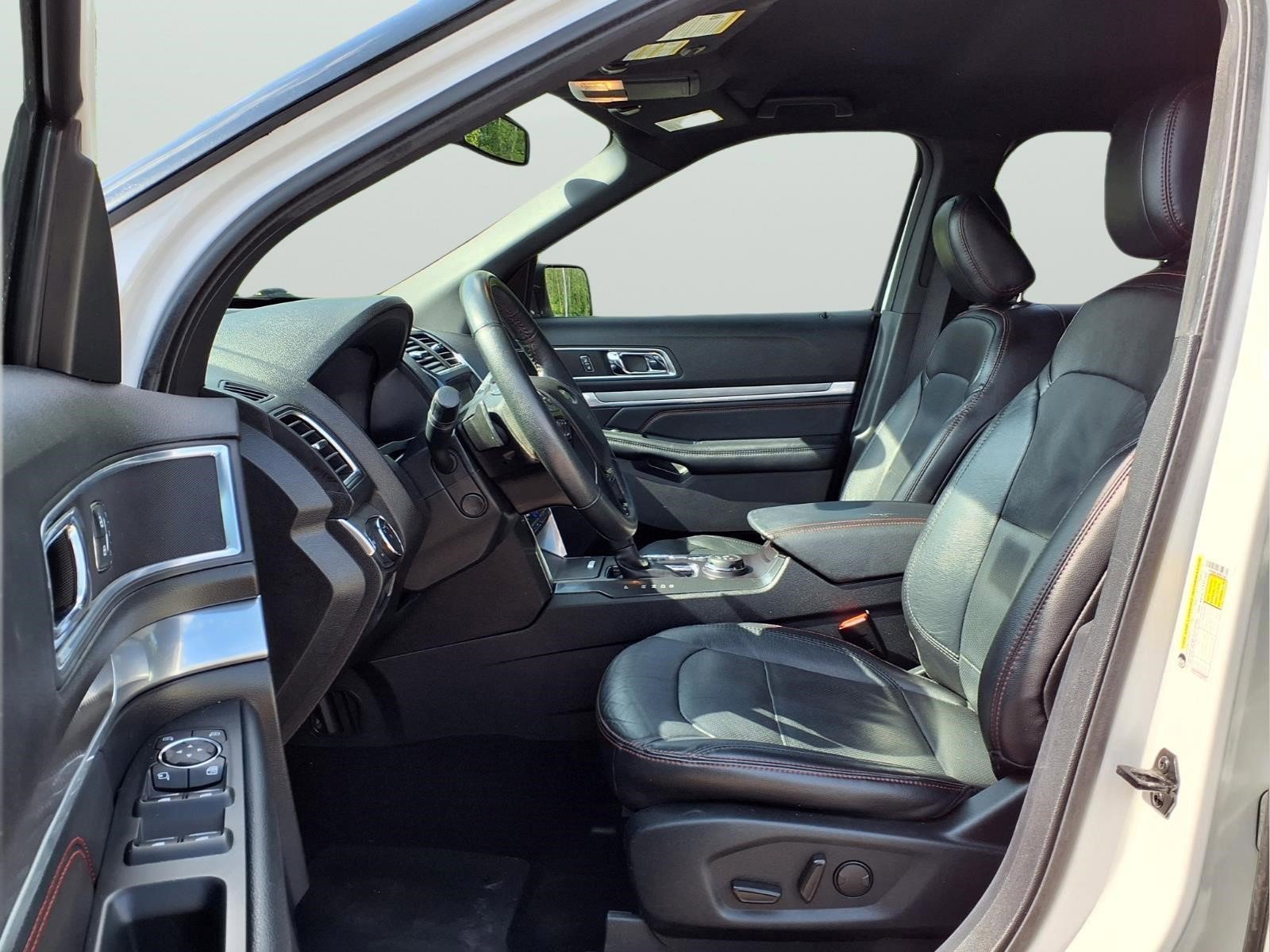 Used 2019 Ford Explorer Sport w/ Equipment Group 401A AWD/4WD image 16