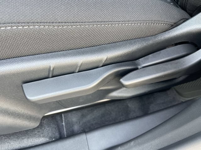 New 2027 Chevrolet Equinox LT w/ LPO, Floor Liner Package FWD image 12