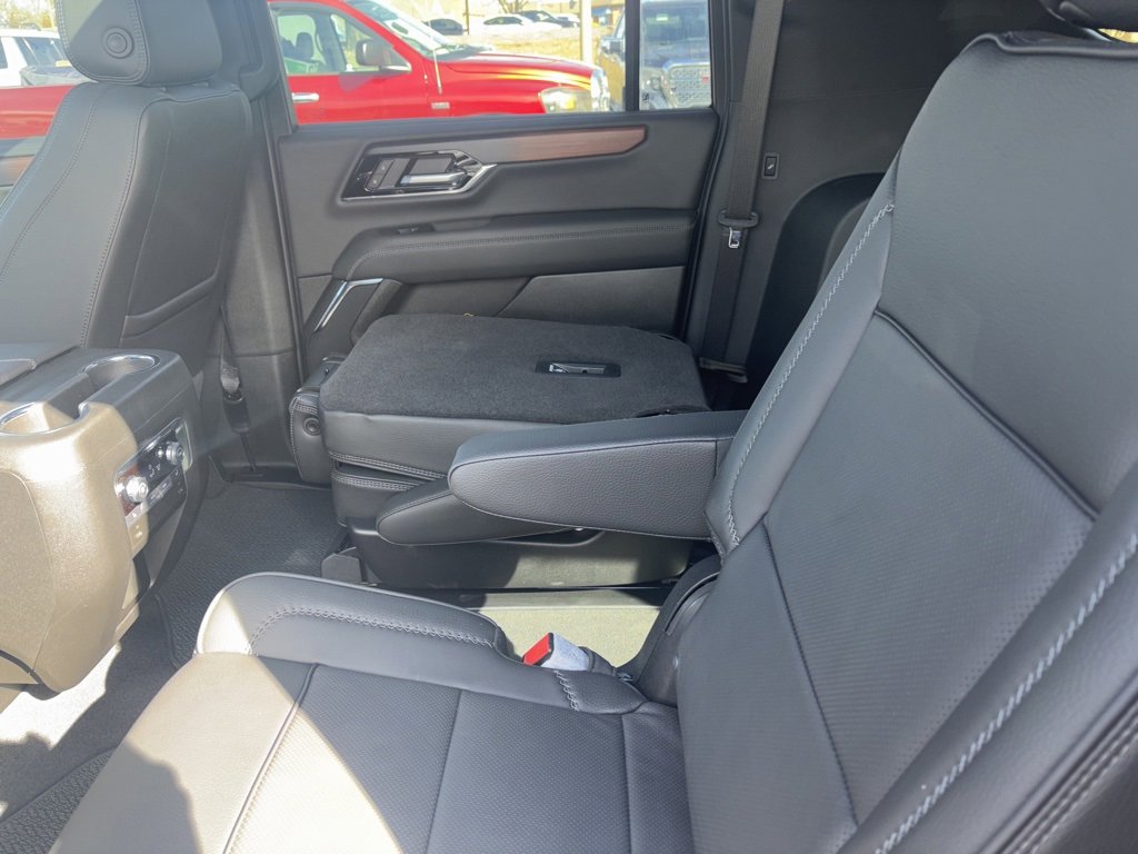 New 2025 GMC Yukon XL Denali w/ Sun & Power Step Package image 5