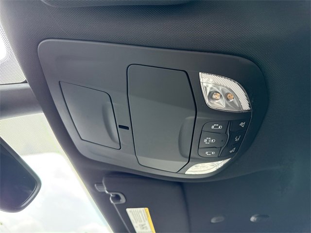 New 2025 Chrysler Pacifica Select image 28