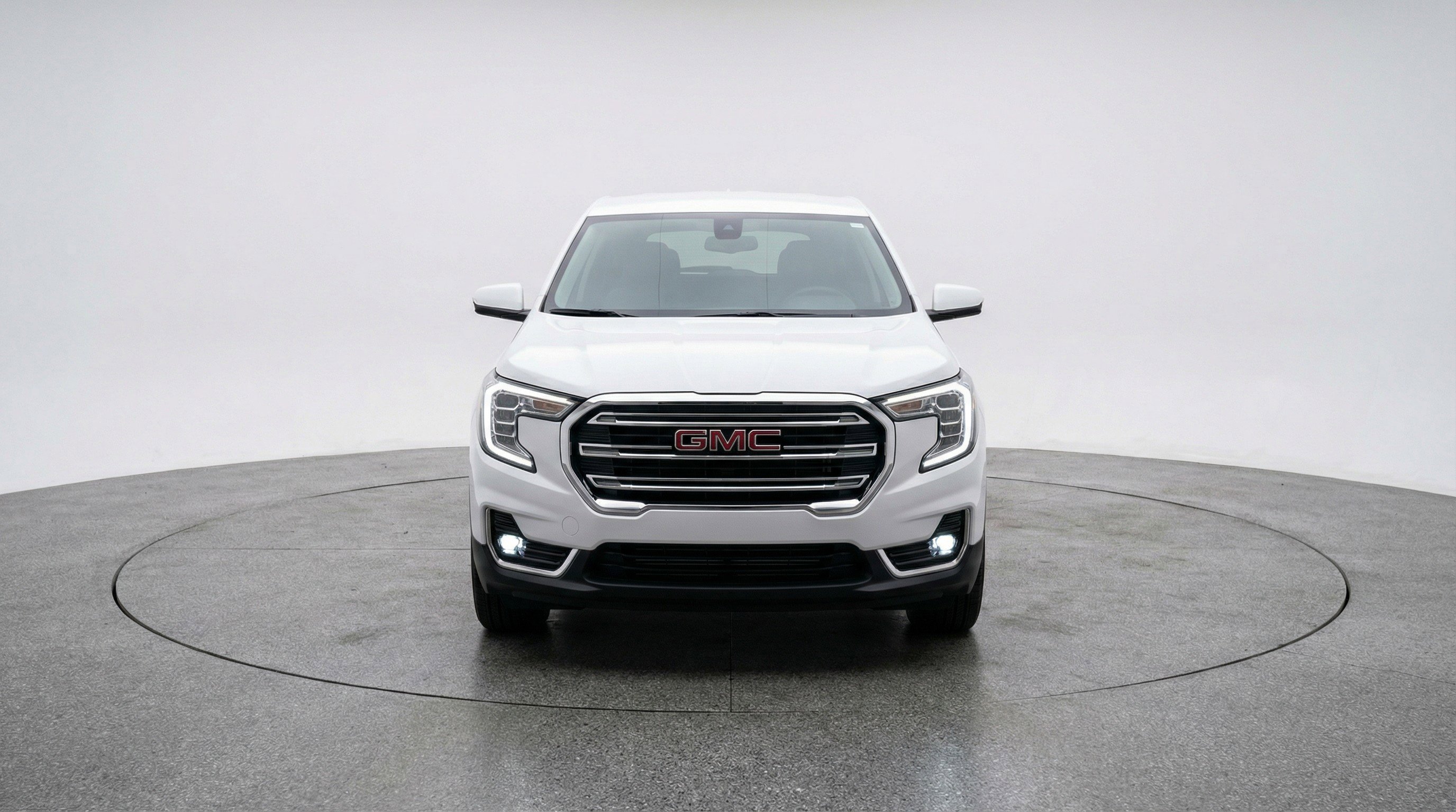 Used 2024 GMC Terrain SLE image 2