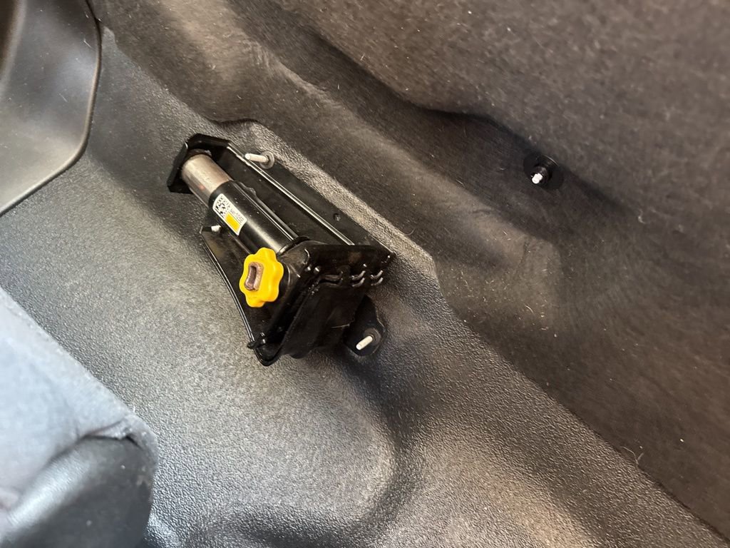Used 2025 Chevrolet Silverado 1500 W/T RWD image 31