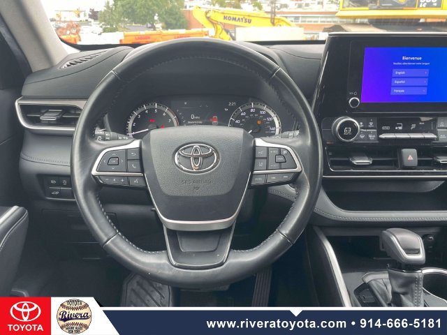 Used 2023 Toyota Highlander LE FWD image 15