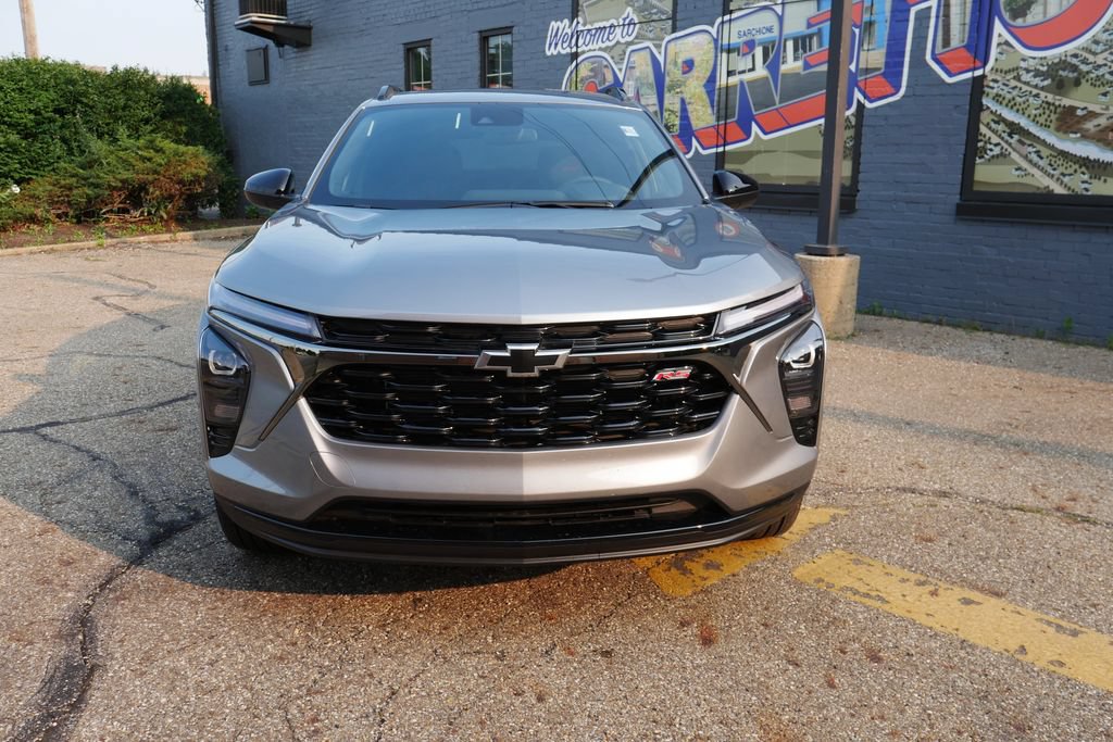 New 2026 Chevrolet Trax RS w/ Sunroof Package FWD image 2