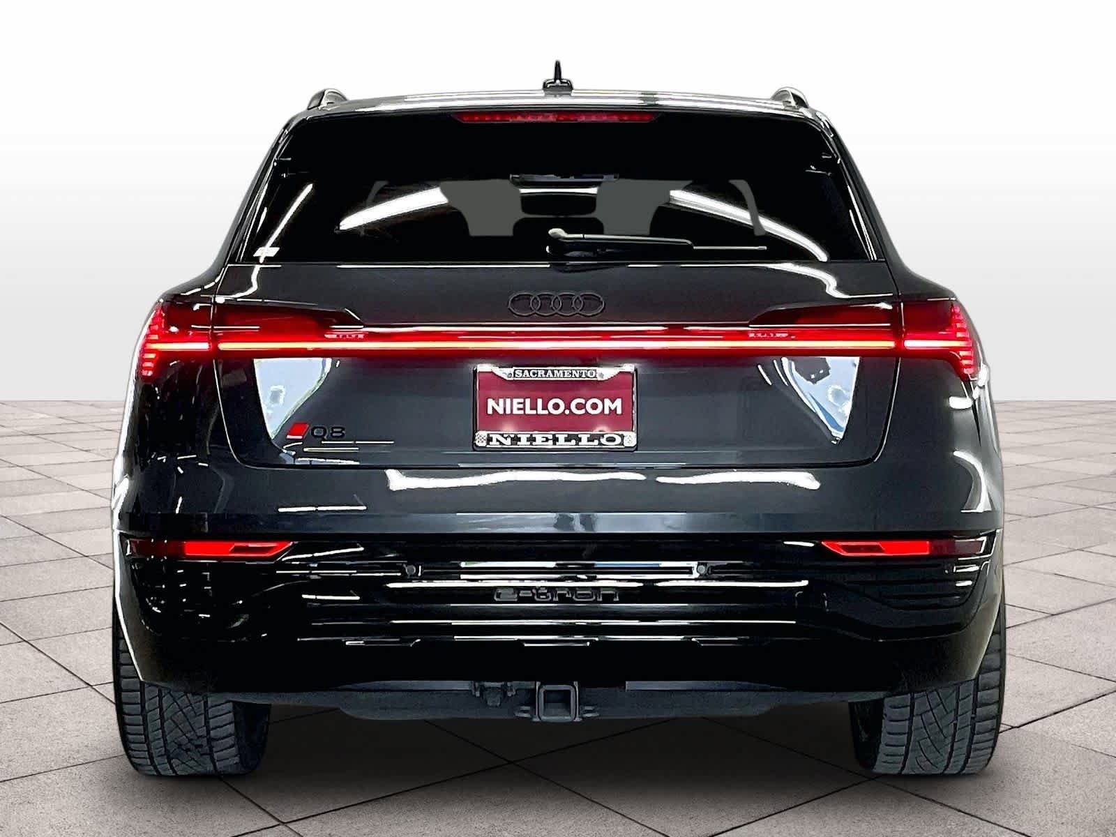 Used 2024 Audi Q8 e-tron Premium Plus w/ Premium Plus Package AWD/4WD image 6