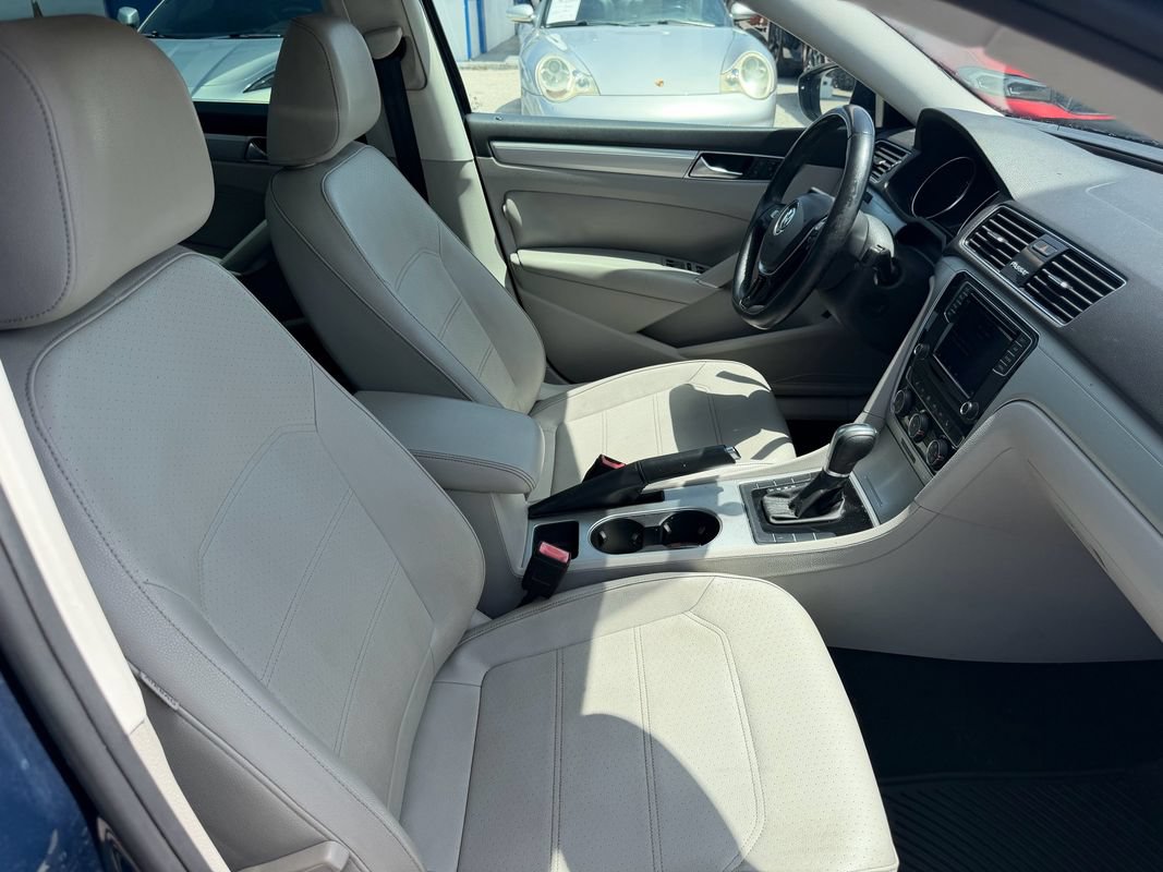 Used 2019 Volkswagen Passat 2.0T Wolfsburg w/ Wheels & Sunroof Package FWD image 27