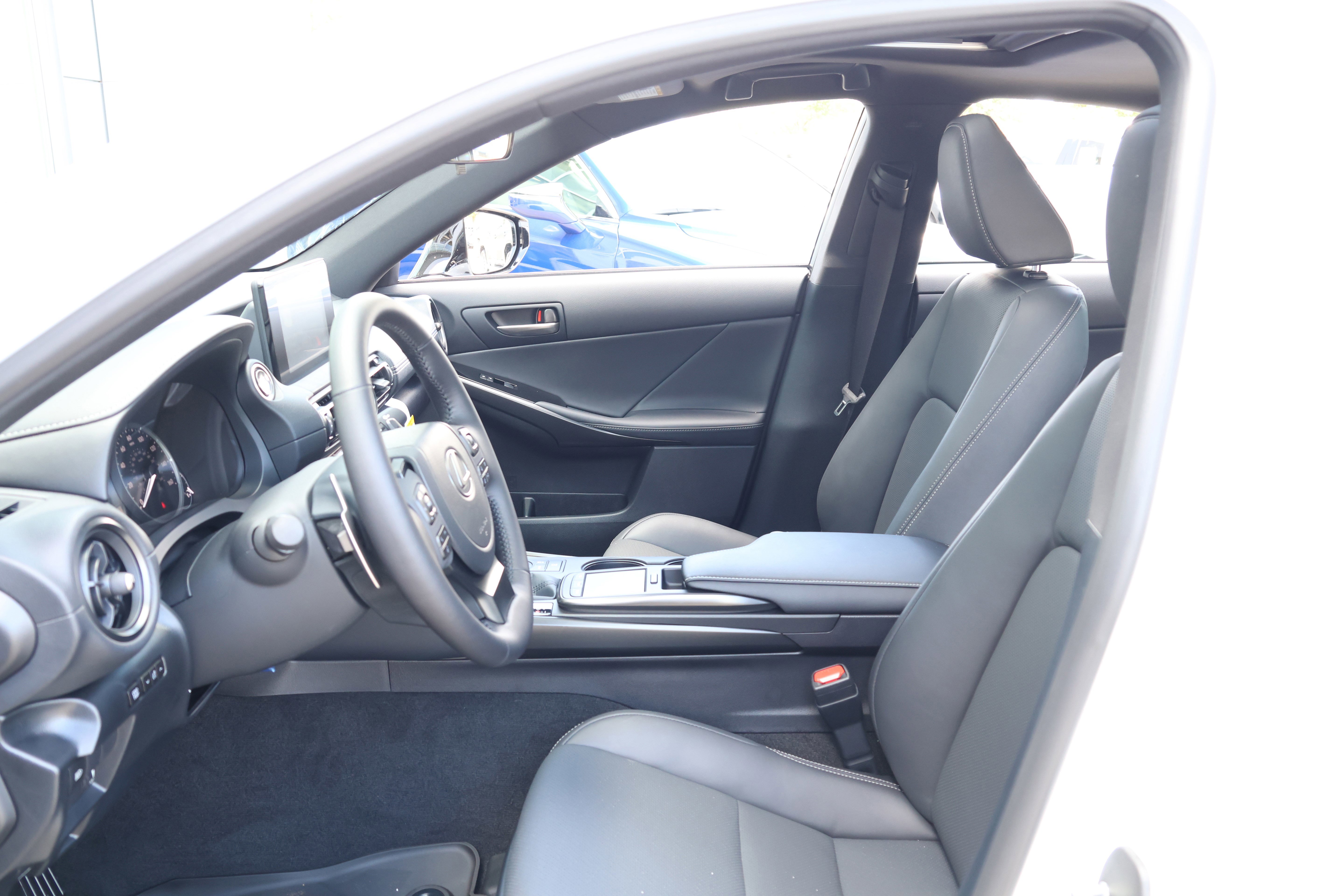 Used 2025 Lexus IS 350 F Sport image 31