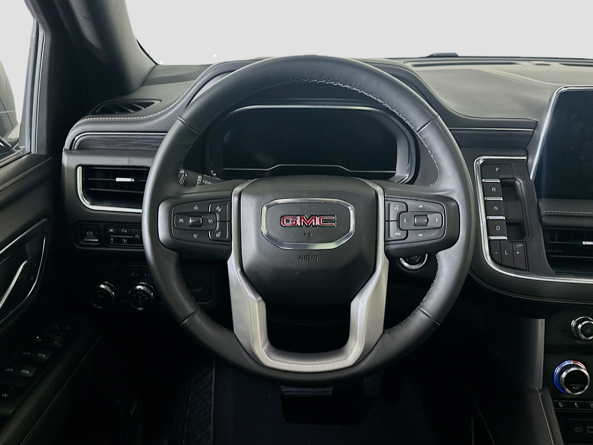Used 2024 GMC Yukon SLT w/ SLT Premium Package RWD image 18