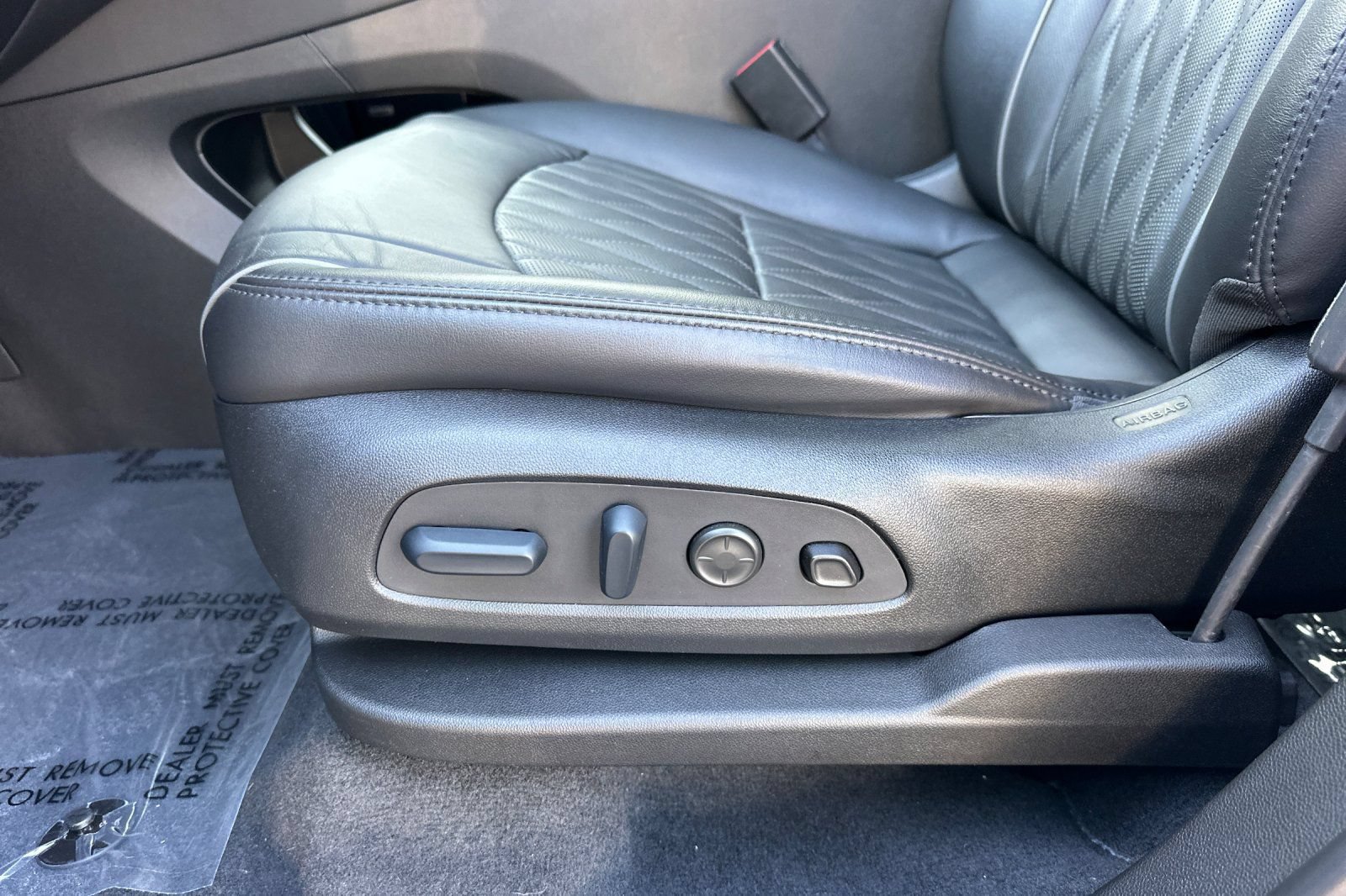Certified 2024 Buick Enclave Avenir FWD image 13