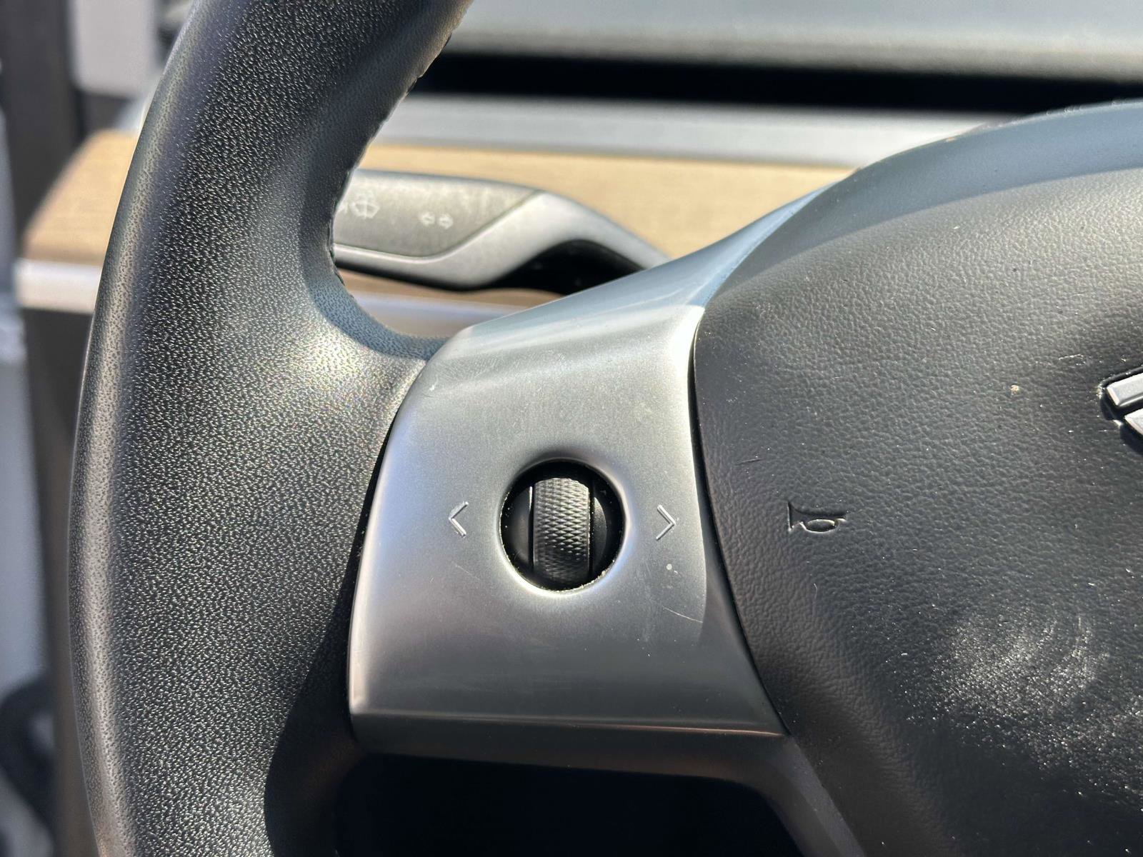 Used 2020 Tesla Model Y Long Range image 22