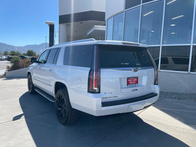 Used 2016 Cadillac Escalade ESV Luxury AWD/4WD image 4