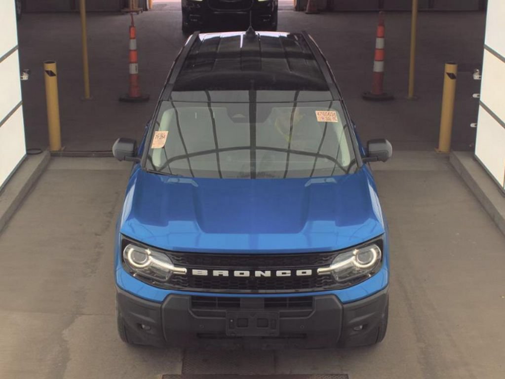 Used 2025 Ford Bronco Sport Outer Banks w/ Outer Banks Tech Package+ AWD/4WD image 3