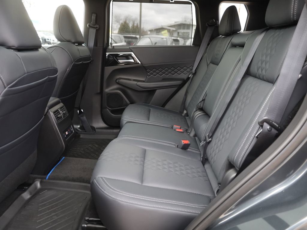 New 2025 Mitsubishi Outlander SEL Black Edition image 31