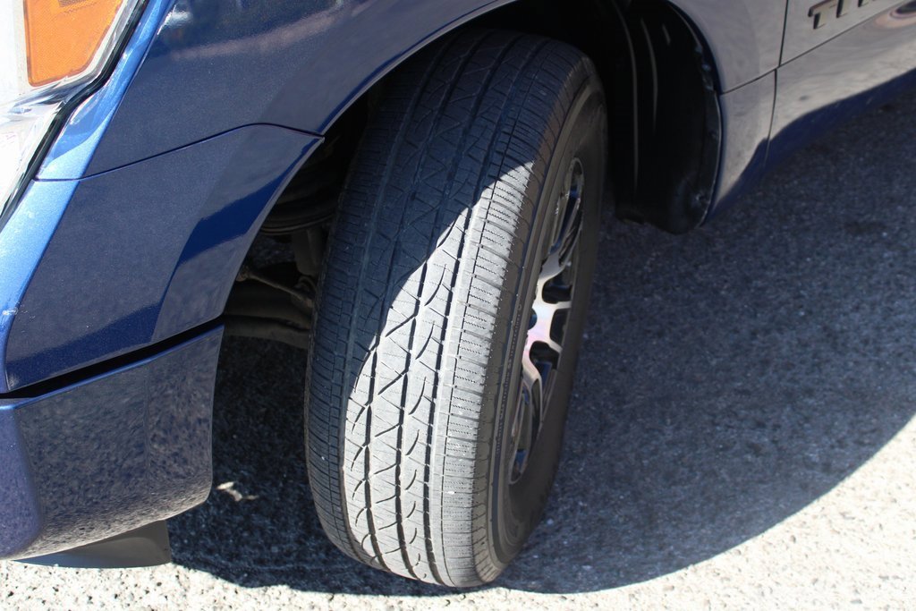 Used 2022 Nissan Titan SV image 44