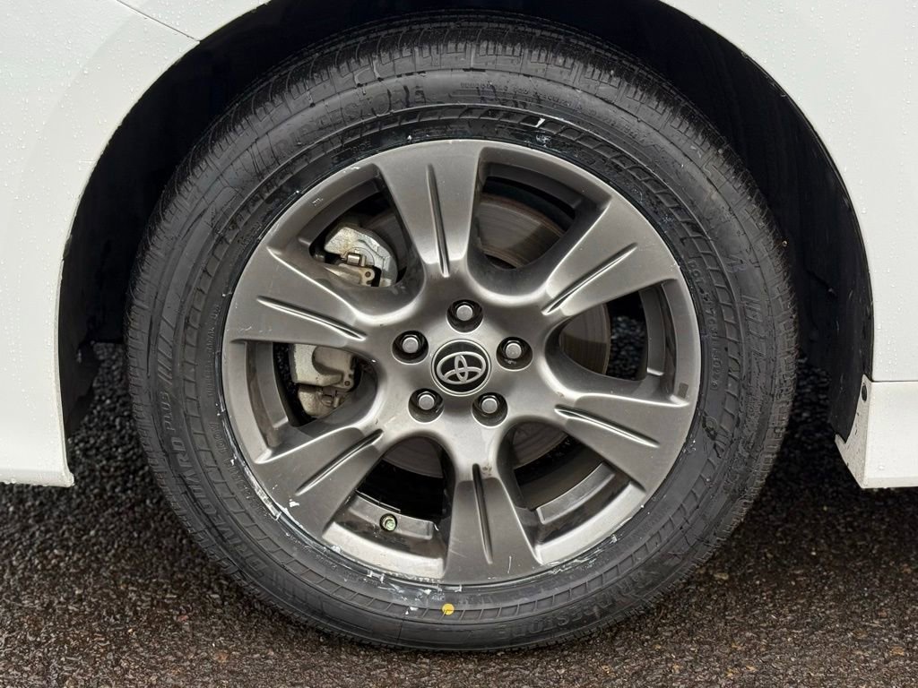 Used 2020 Toyota Sienna SE image 9